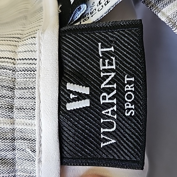 Vuarnet striped skort. Size 4. It has three pockets. Gray and white. - Picture 7 of 12